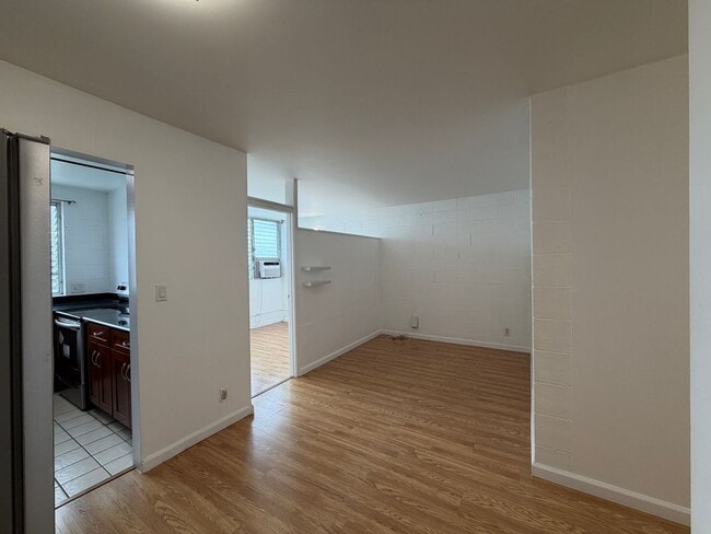 Photo - Kapalama: 1 Bed, 1 Bath Apartment with Den and 1 Parking Unit A404