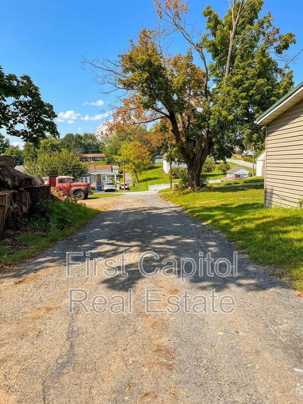 Photo - 2629 Catherine St