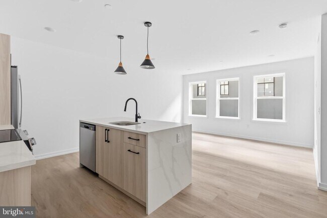 Photo - 209 New St Unit 4F
