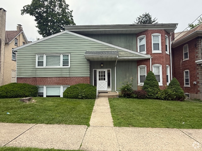 Building Photo - 232 S Wyomissing Ave Unit 3 Rental