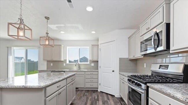 Photo - Welcome to this spacious 4 bedroom, 3 bathroom home located in Caldwell, ID.