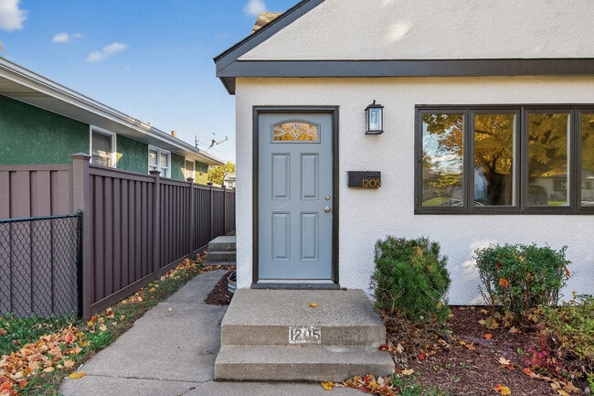 Photo - 1205 8th Ave S