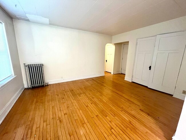 Photo - 1716 E Newton Ave