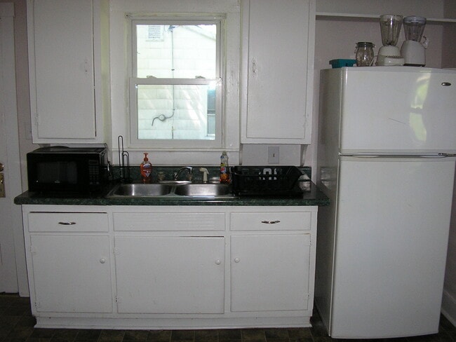 Photo - 1635 Sharon Dr