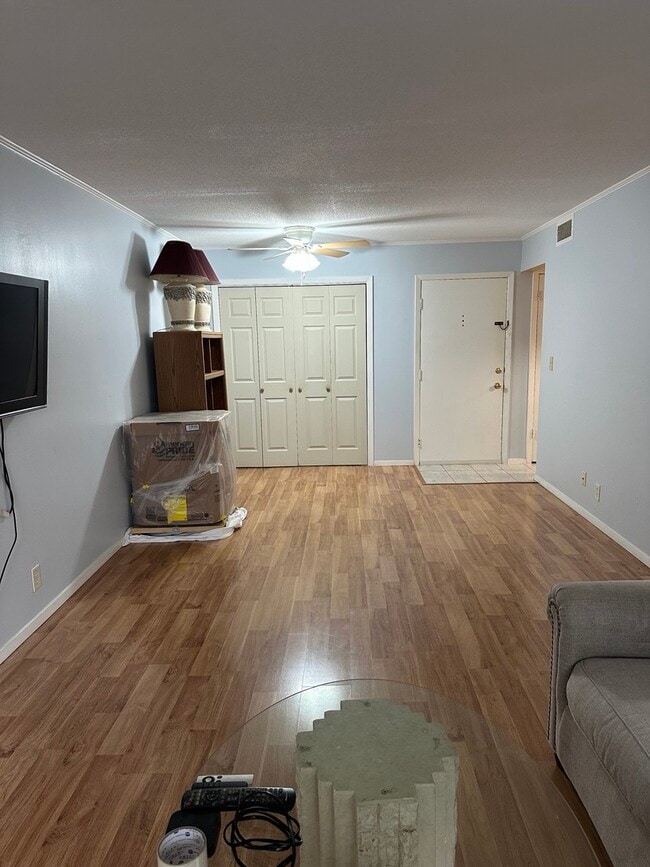 Photo - 1855 Poplar Woods Cir W Unit Spacious 1BR 1BA for rent