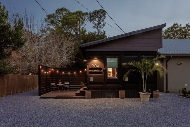 Photo - 205 Third Street Southeast-SI ID1502045P Unidad SI ID1502045P