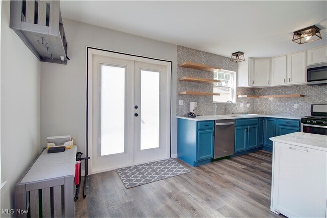 Photo - 2494 W 7th St