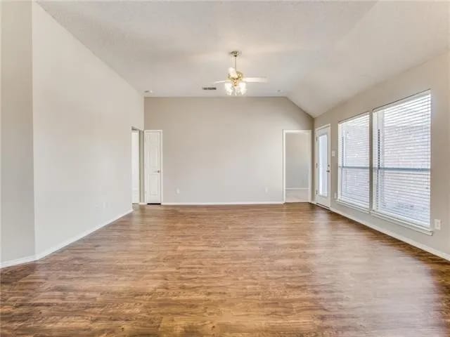 Photo - 2430 Norwich Dr