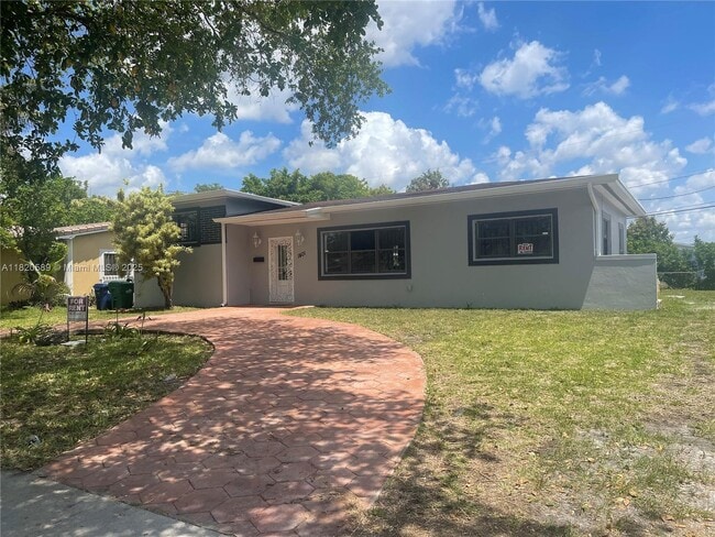 Photo - 1401 NW 198th St House