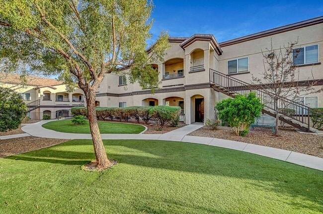 Building Photo - Spacious 3-Bed Condo with Updated Kitchen & Baths Unit 5129