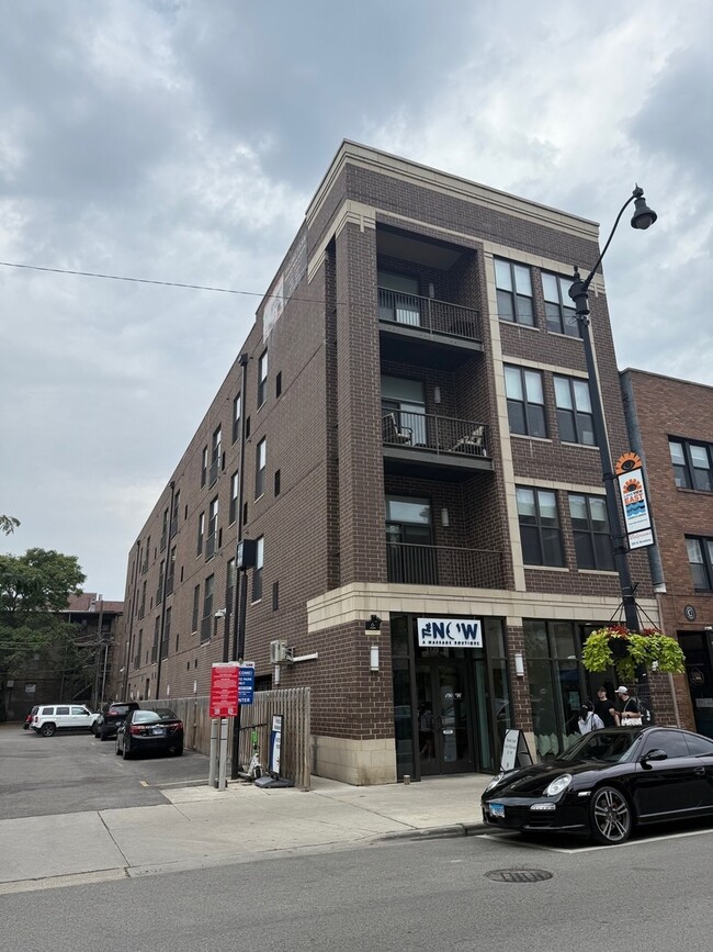 Building Photo - 3122 N Broadway Rental