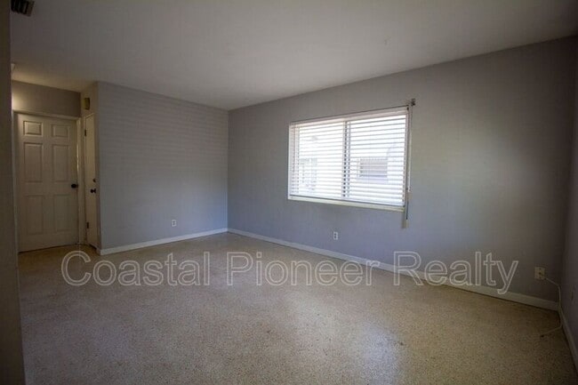 Photo - 325 42nd Ave N