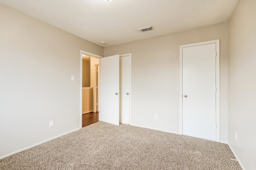 Photo - 21818 Hemlock Park Dr