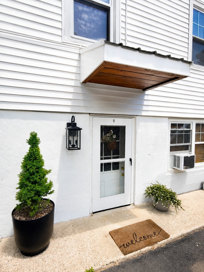 Entrance - 291 Rowayton Ave Unit 1