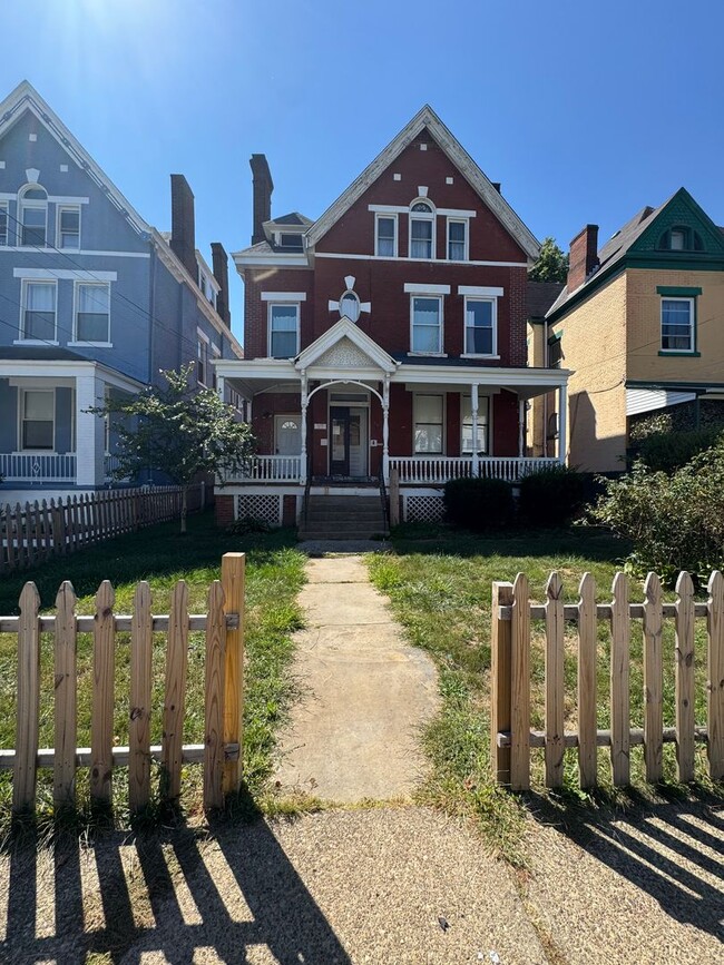 Photo - 5498 Hays Street Unidad #2