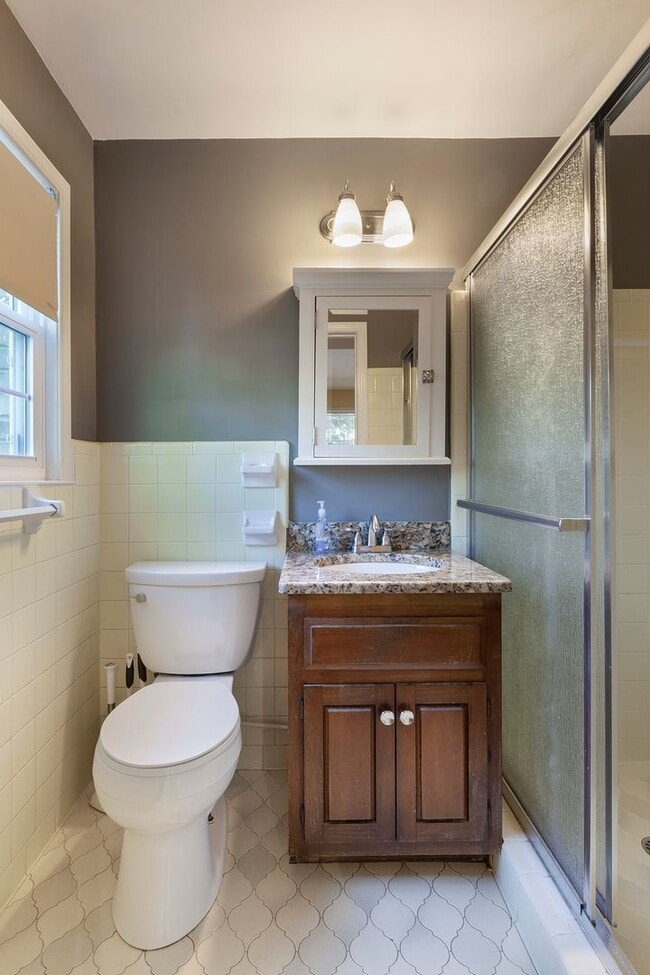 Photo - Very Spacious 4bd/3.5ba Brookhaven Home w/ 2 Car Garage and Fenced-In Backyard!!