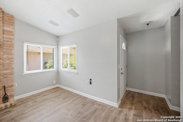 Photo - 8032 Laurel Bend