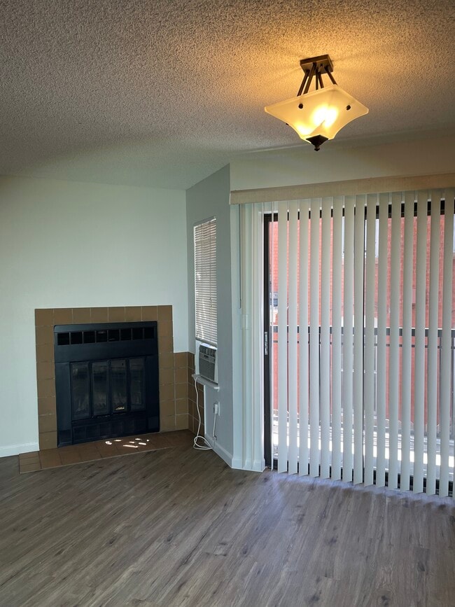 Chimenea de leña - 1934 18th St Unidad 2