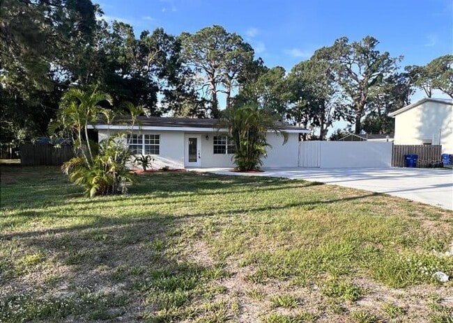 Building Photo - 2136 Brueckner Dr Rental