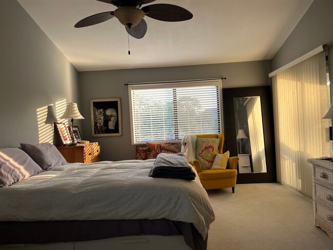 Building Photo - 5745 Marina Dr Unit 3 Rental