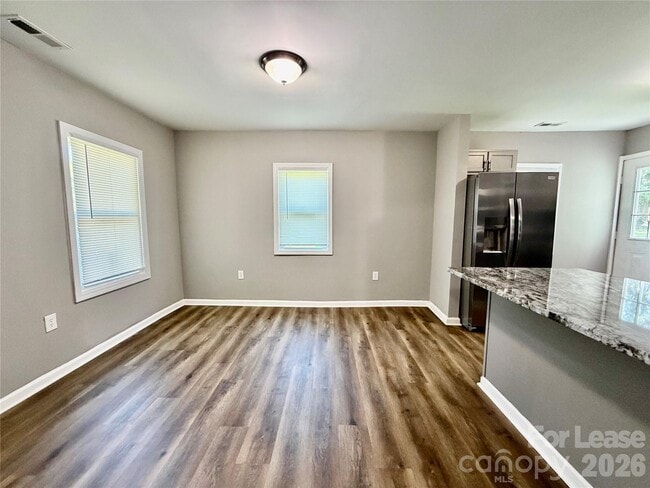 Photo - 457 Fewell St