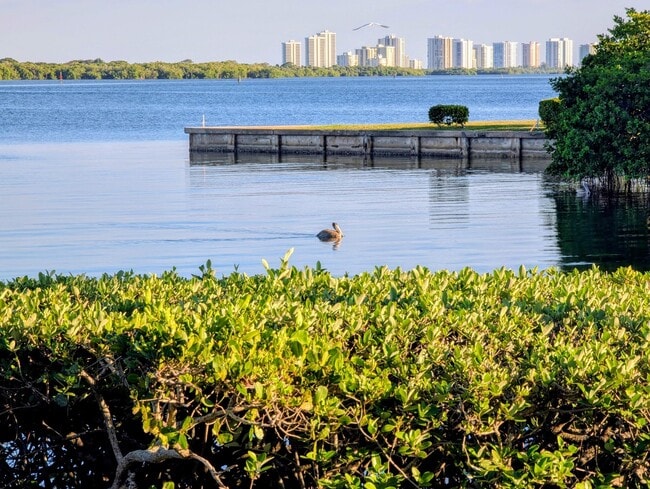 Building Photo - 1640 12 Oaks Way Unit 101
