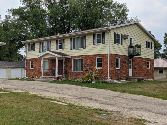 Building Photo - 120 W Grant St Unit 7