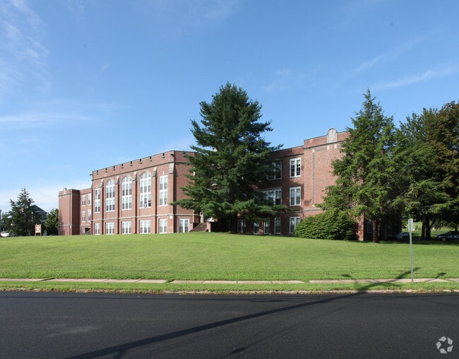 Photo - Washington School Apartments