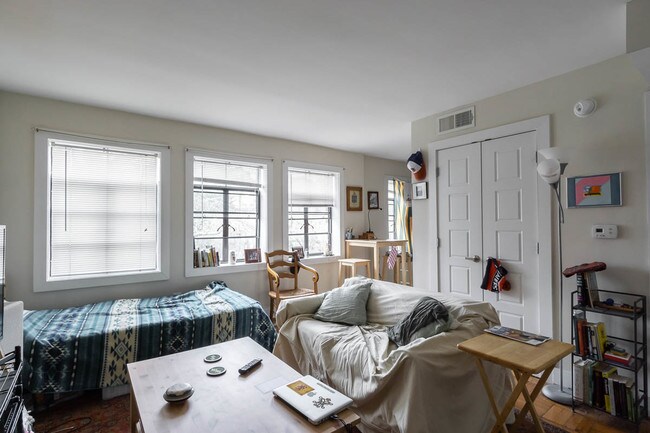 Studio Apartments For Rent In 20010 Washington Dc Forrent Photo 2911 Newark St Nw Unit 21