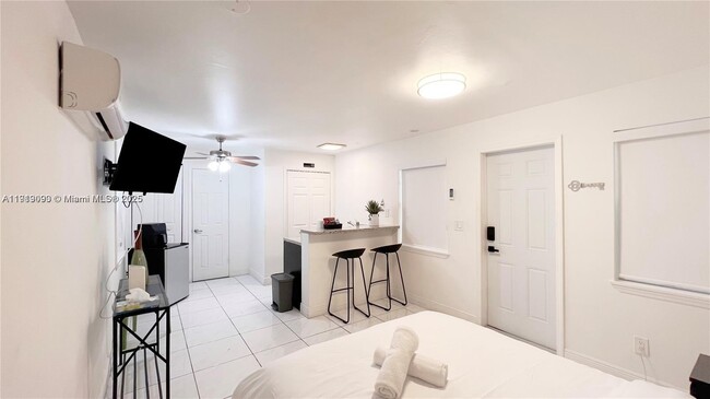 Photo - 1950 SW 5th St Unit 2