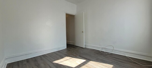 Photo - 146 N Peach St Unit 1