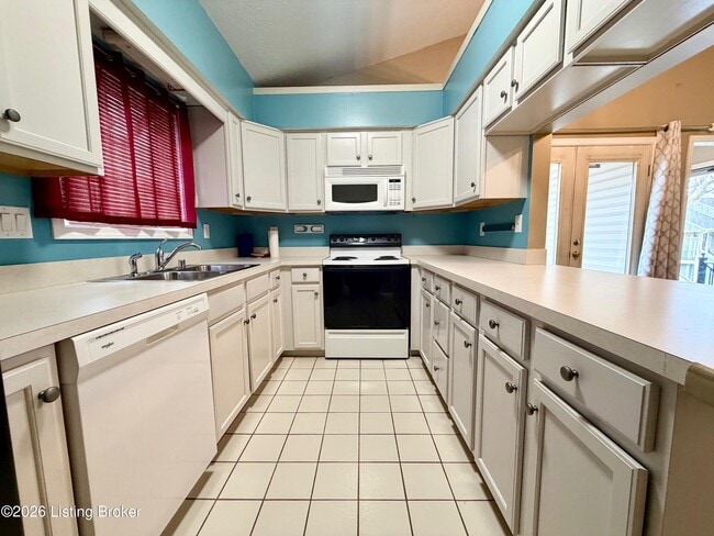 Photo - 749 Yorkwood Pl