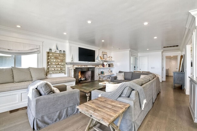 Building Photo - 3636 Carlsbad Blvd Unit ID1248681P Rental