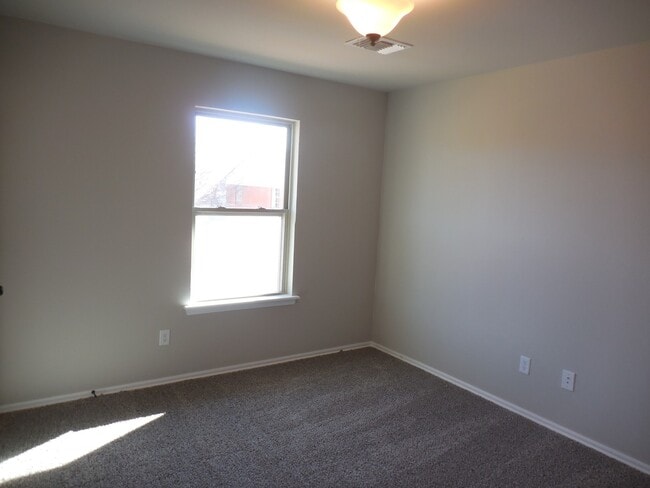 Photo - 118 NE 23rd St Unit J