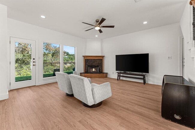 Photo - 14000 Saskatchewan Dr