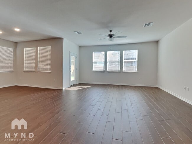 Photo - 2909 Salvidar Bend