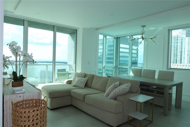 Photo - 500 Brickell Ave Unit 3902
