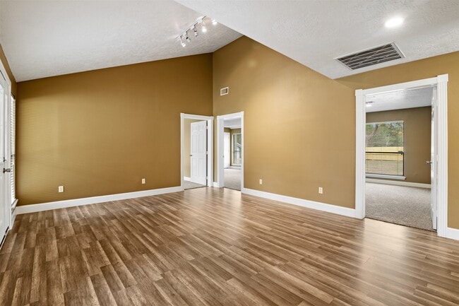 Photo - 38210 Green Willow St