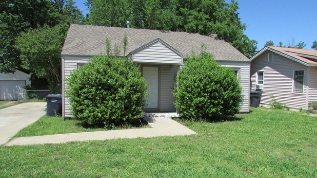 Building Photo - 1329 NW 95th St