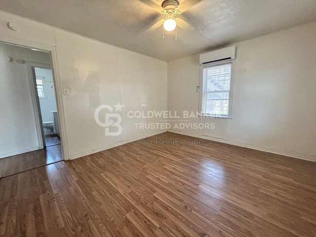 Photo - 114 Avenue V