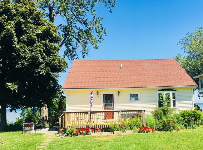 Photo - 610 Riverside Dr