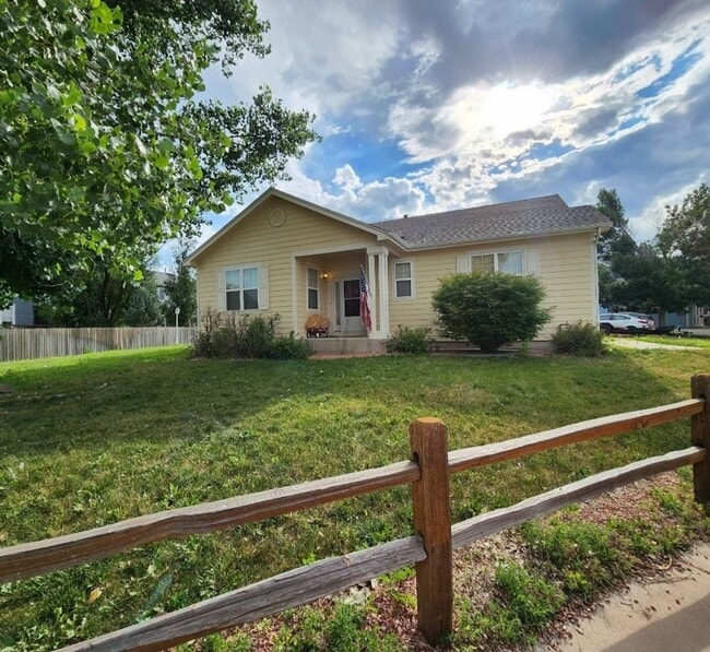 Building Photo - Beautiful 3 Bed 2 Bath Home Near Fort Carson!!!