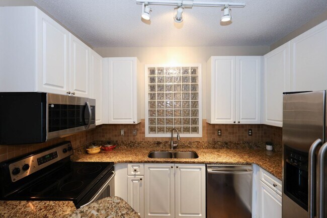 Photo - Villa Sonoma Brookhaven Unit 2405