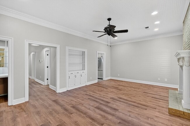 Photo - 37 Lafayette Pl