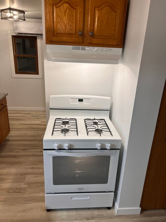 Building Photo - 43 Tremont Rd Unit #1 Rental