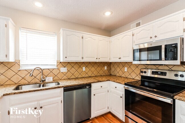 Photo - 15626 Riley St