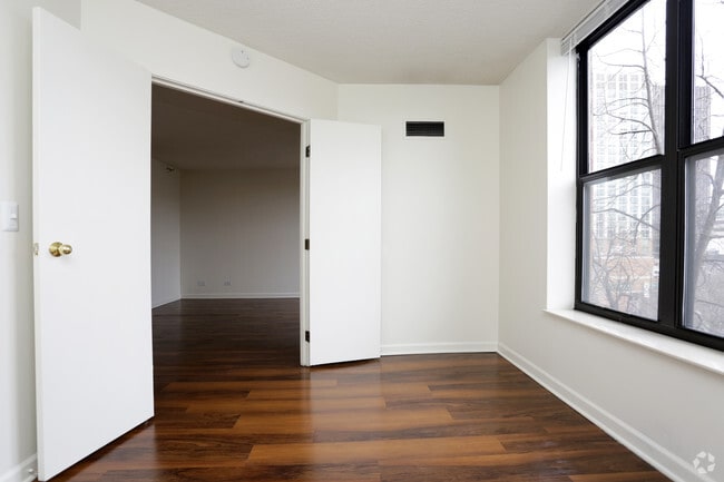 Photo - Evanston Place