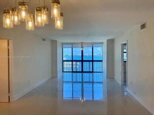 Building Photo - 2333 Brickell Ave Unit 1407
