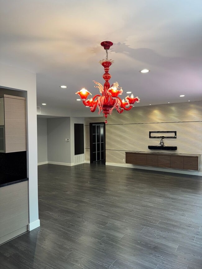 Photo - 12540 Burbank Blvd Unidad 103