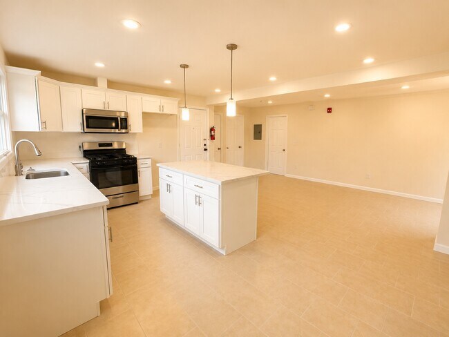 Photo - 105 Chandler Ave Unit 2